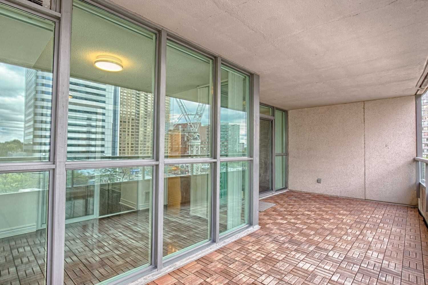 23 Hollywood Ave, unit 811 for sale - image #7