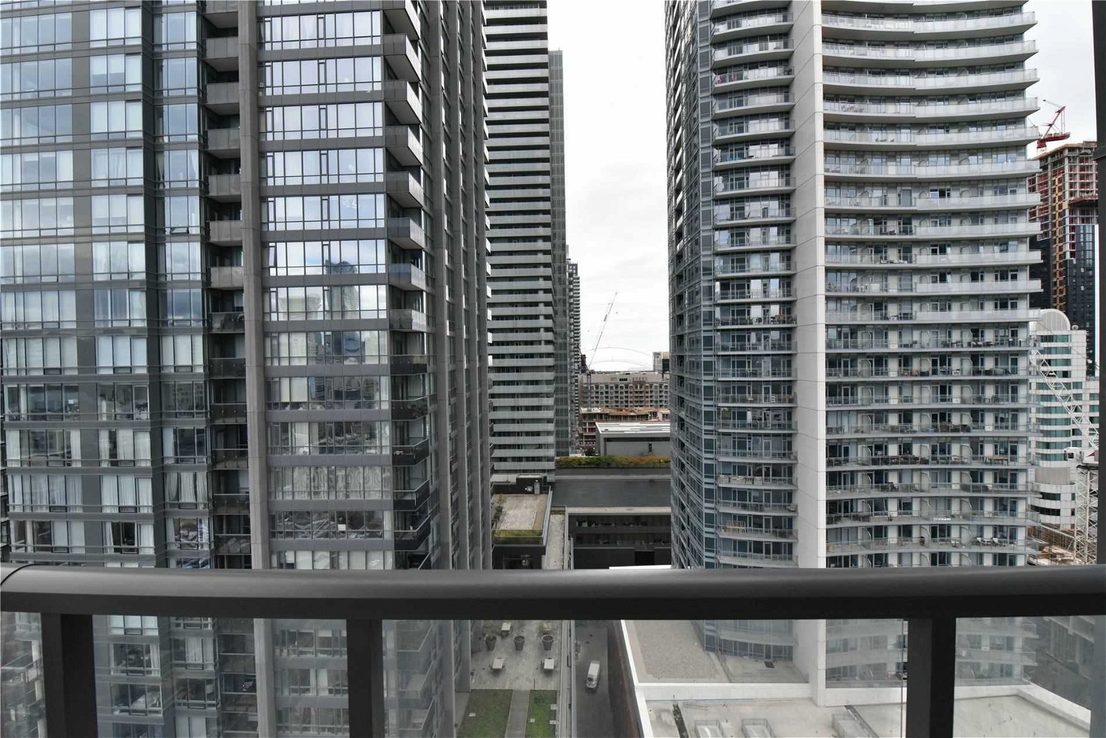 290 Adelaide St W, unit 1910 for rent - image #11