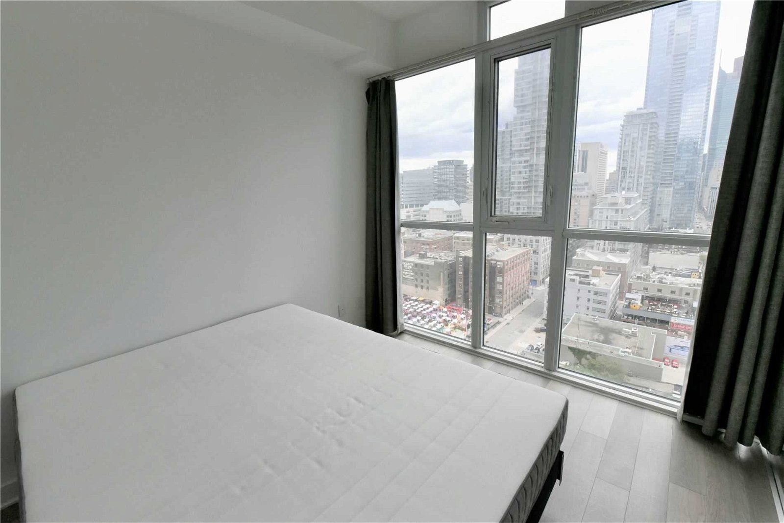 290 Adelaide St W, unit 1910 for rent - image #5