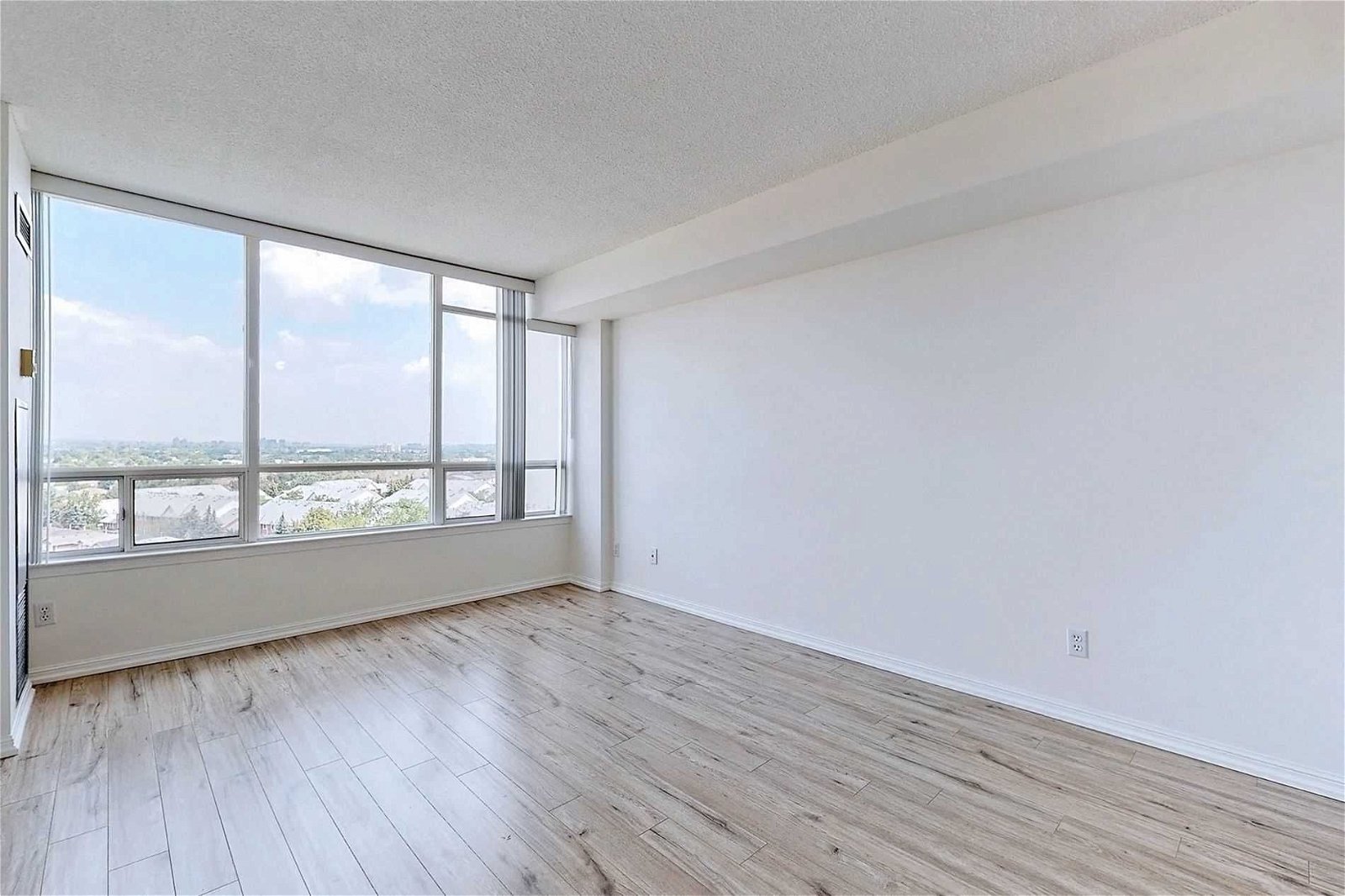 1131 Steeles Ave, unit 1112 for rent - image #4