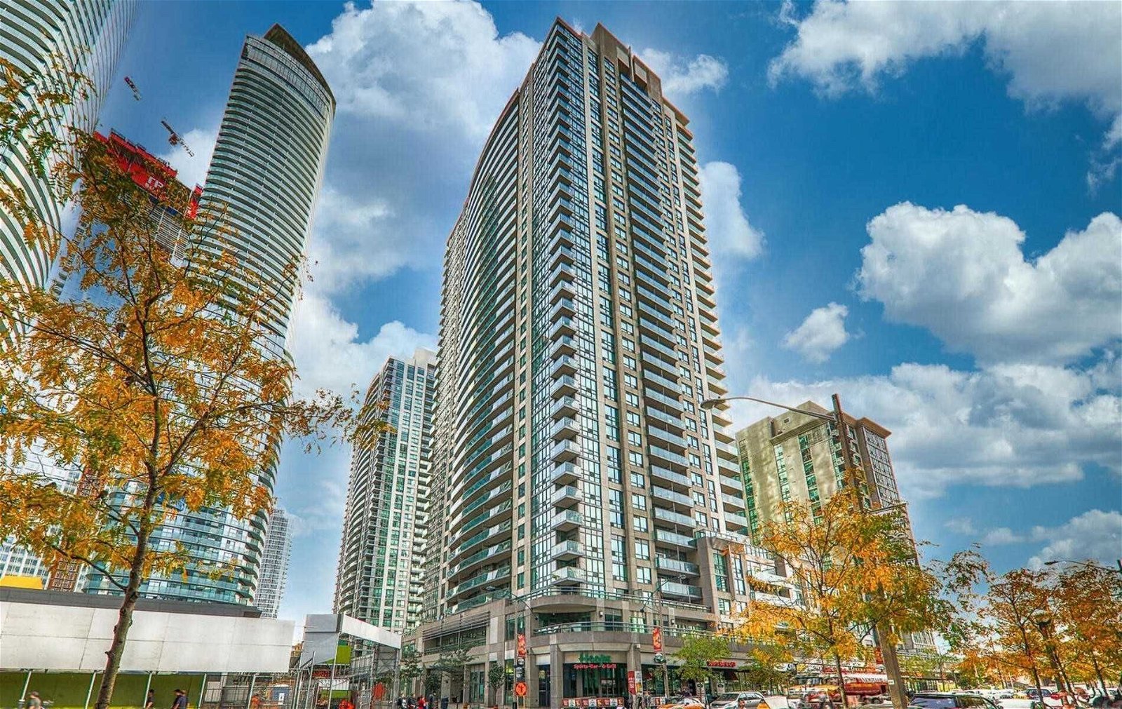 30 Grand Trunk Cres, unit 605 for sale - image #1