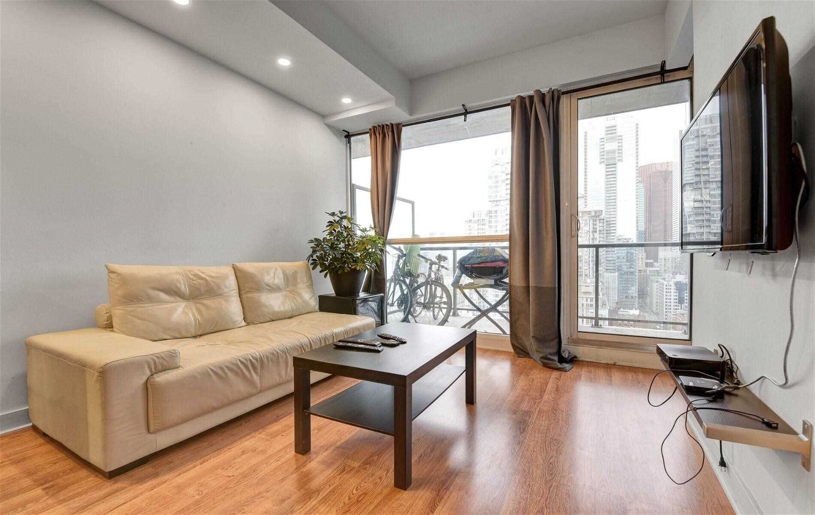 290 Adelaide St W, unit 2206 for sale - image #4
