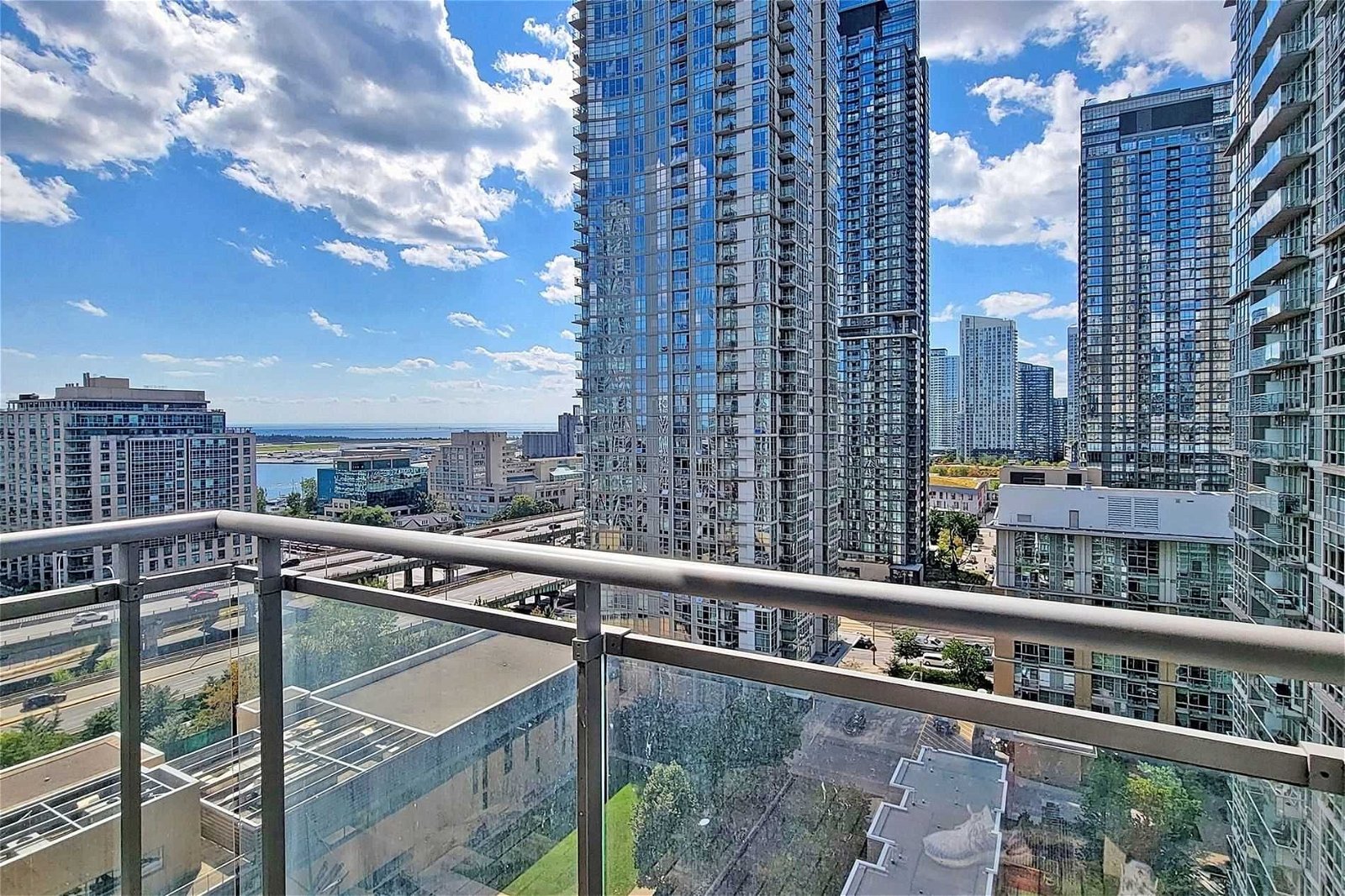 3 Navy Wharf Crt, unit 1703 for rent - image #6