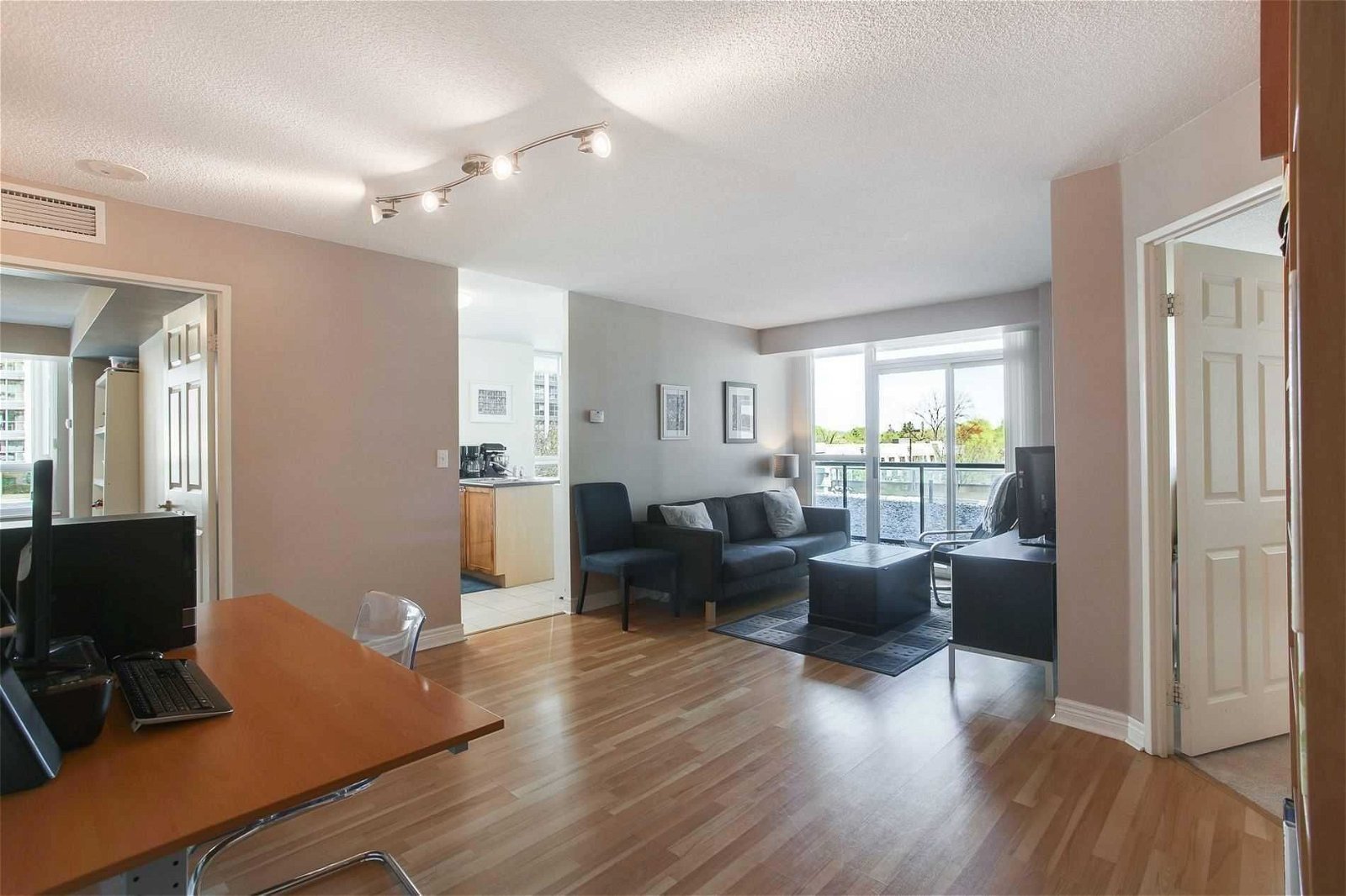23 Hollywood Ave, unit 305 for rent - image #12