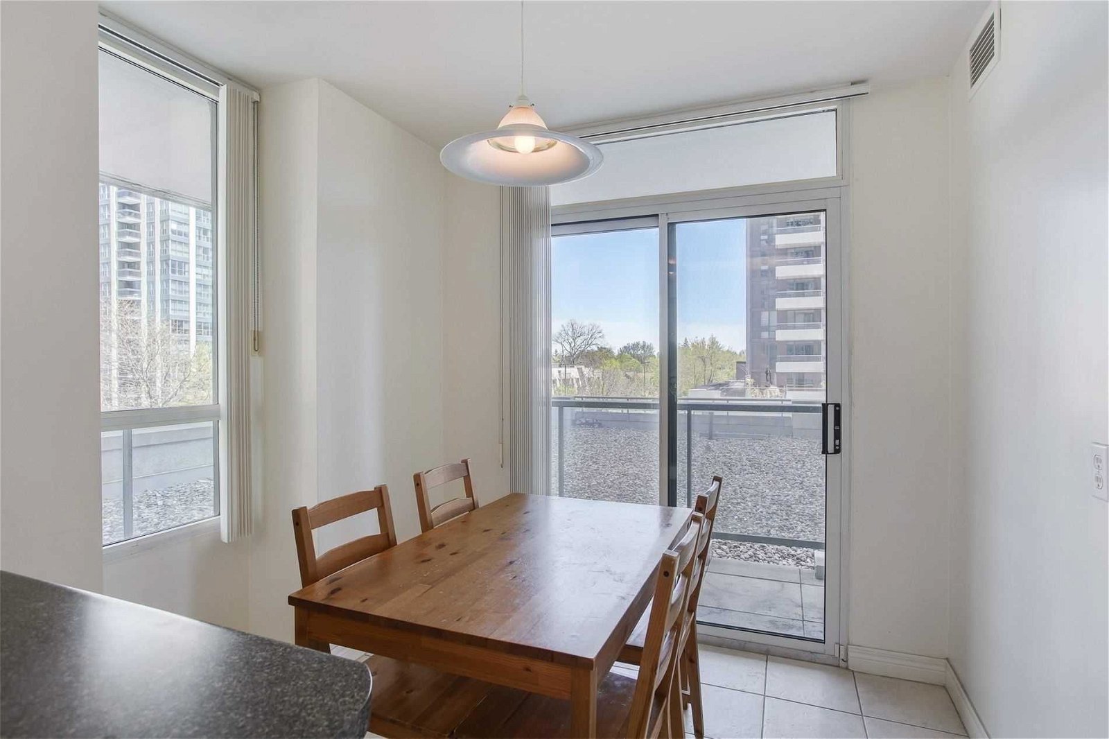 23 Hollywood Ave, unit 305 for rent - image #17