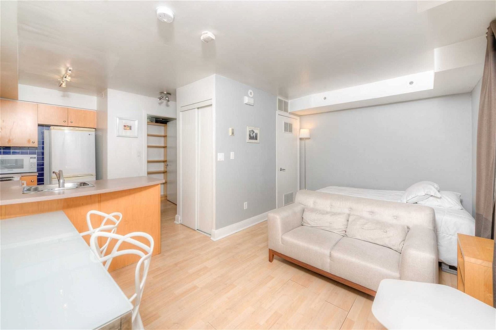 415 Jarvis St, unit 124 for rent - image #6