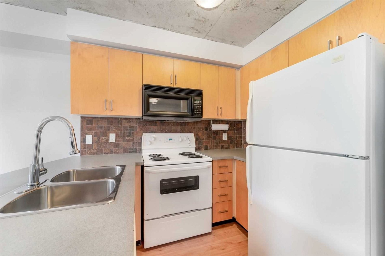 800 King St W, unit 216 for rent - image #11