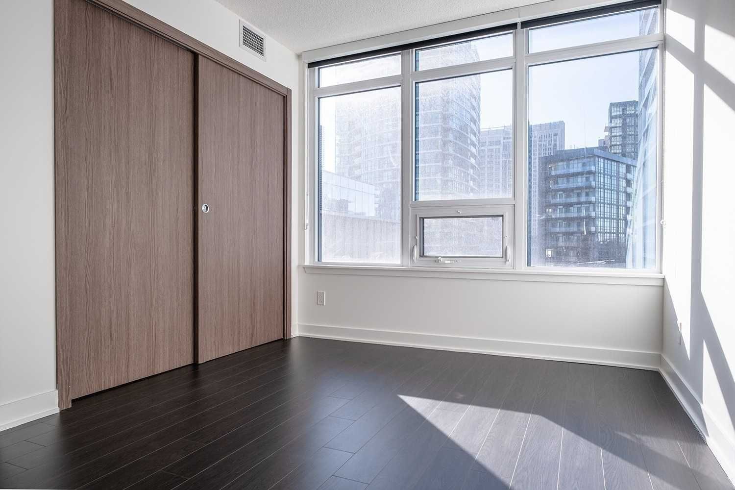 17 Bathurst St, unit 602 for sale