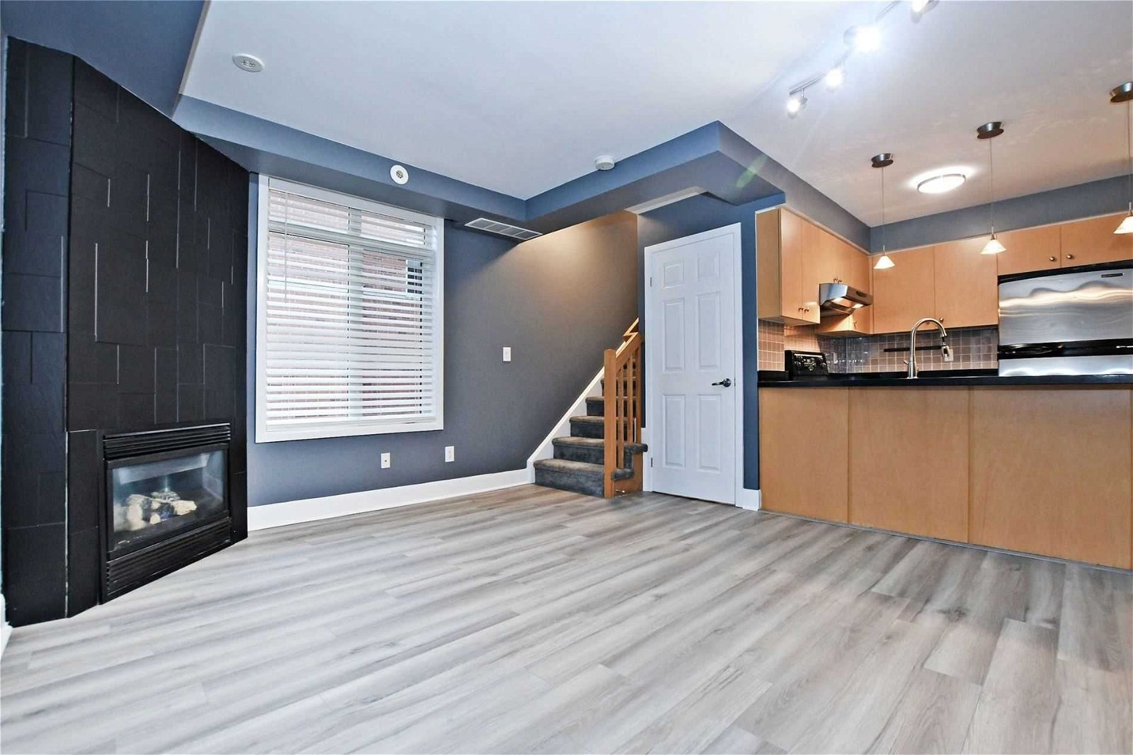 415 Jarvis St, unit 376 for rent - image #22
