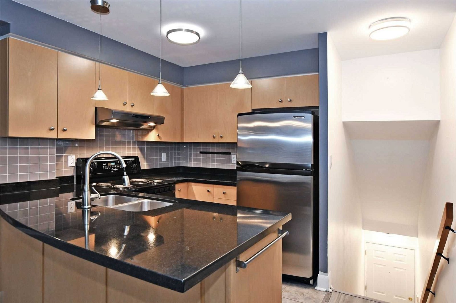 415 Jarvis St, unit 376 for rent - image #3