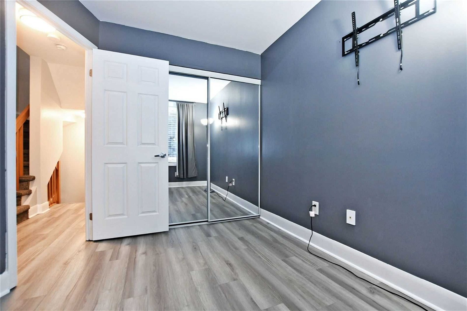 415 Jarvis St, unit 376 for rent - image #7