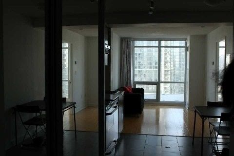 15 Fort York Blvd, unit 2009 for rent