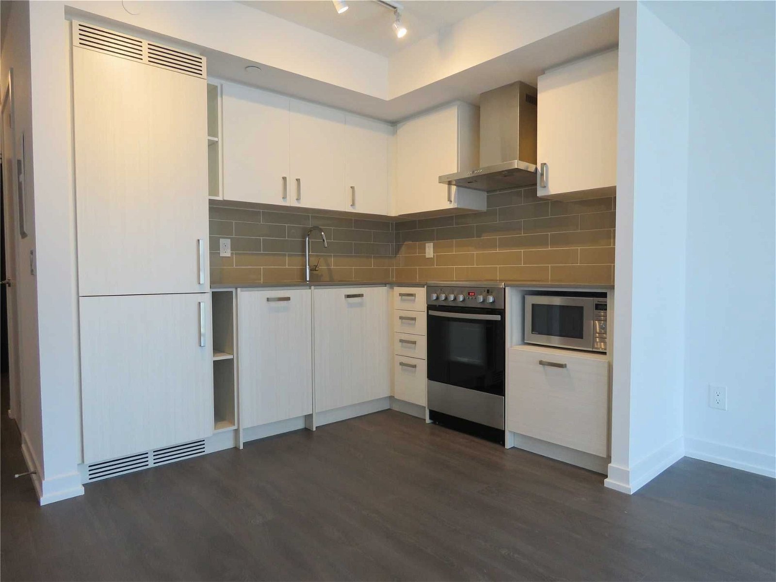 125 Redpath Ave, unit 1607 for rent - image #1