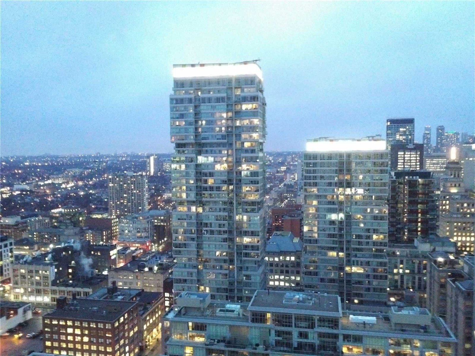 224 King St W, unit 3202 for rent - image #10
