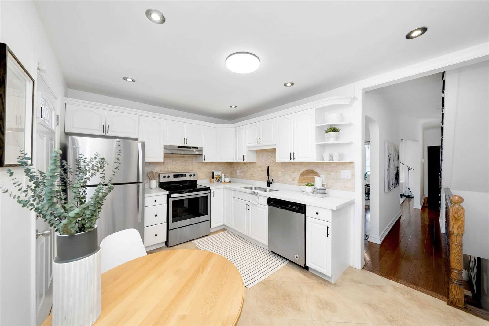 418 Westmount Ave for sale  - image #6