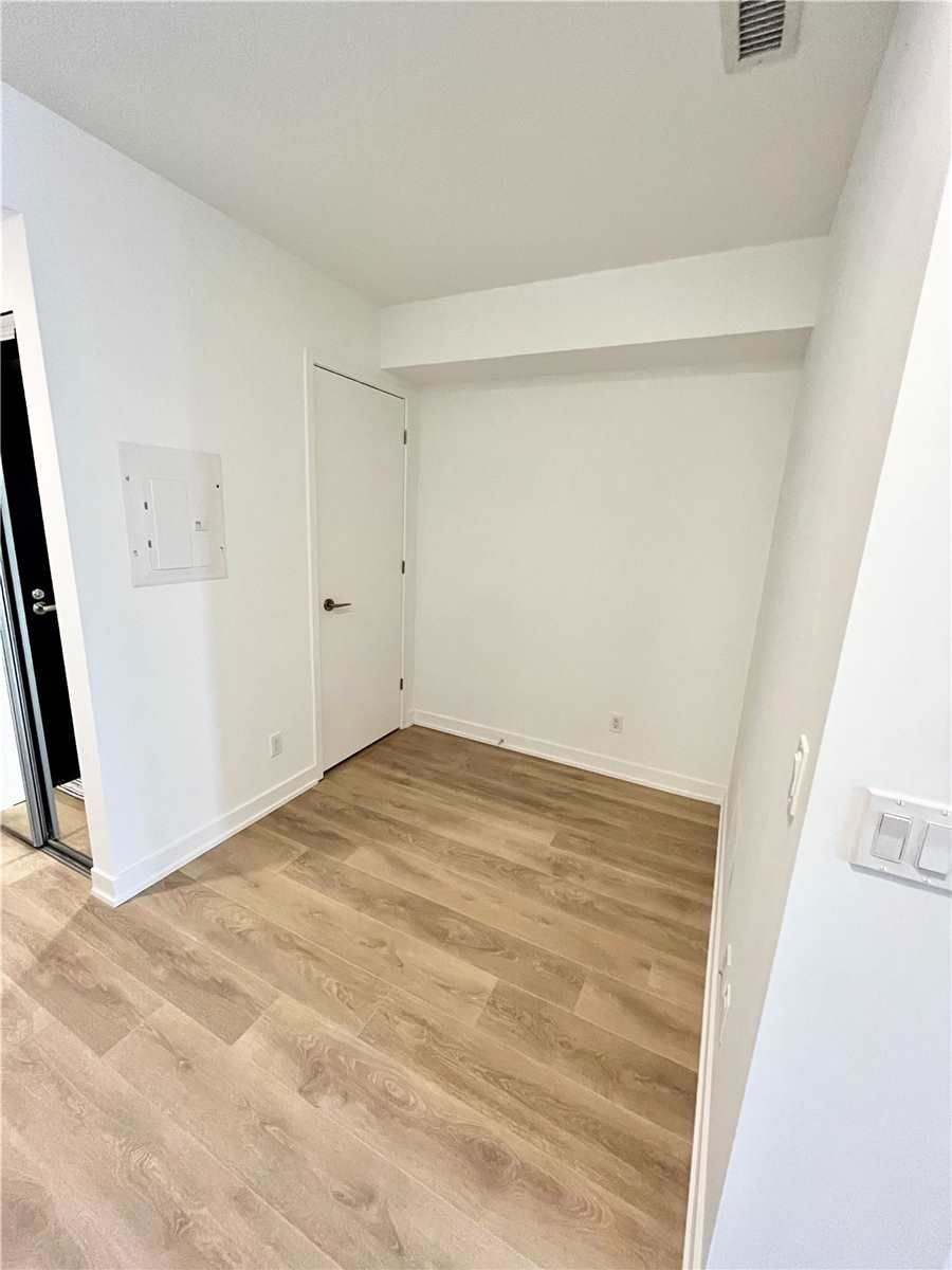 501 Yonge St, unit 4811 for rent in The Village - image #2