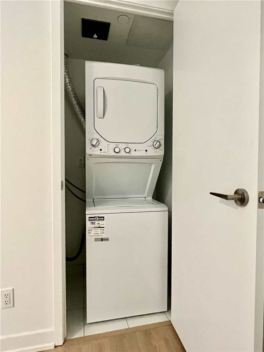 501 Yonge St, unit 4811 for rent in The Village - image #4