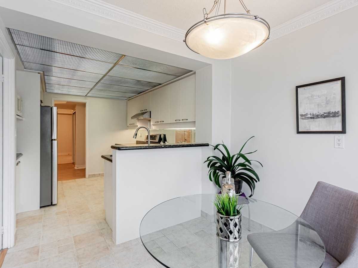 18 Hollywood Ave, unit 1501 for sale - image #4
