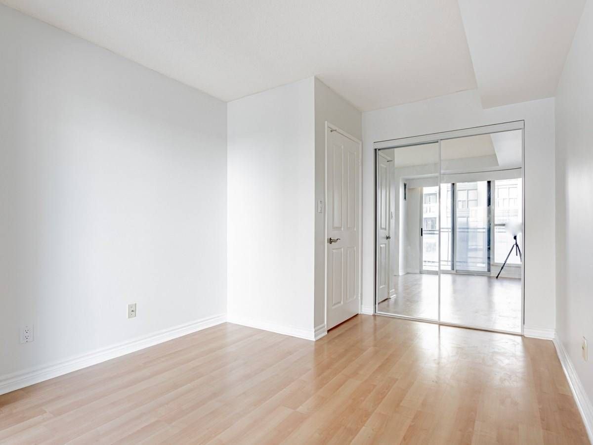 18 Hollywood Ave, unit 1501 for sale - image #9