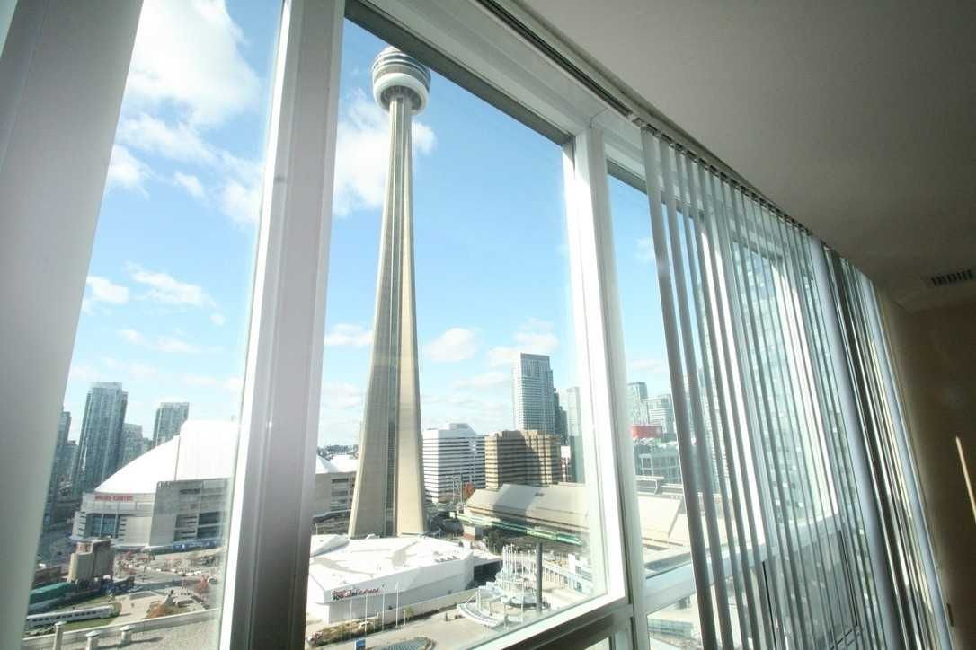 30 Grand Trunk Cres, unit 2702 for rent - image #2