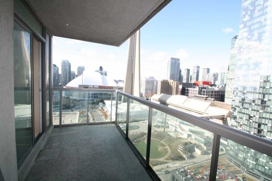 30 Grand Trunk Cres, unit 2702 for rent - image #3