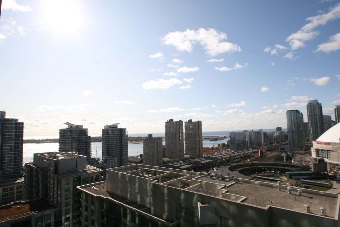 30 Grand Trunk Cres, unit 2702 for rent - image #4