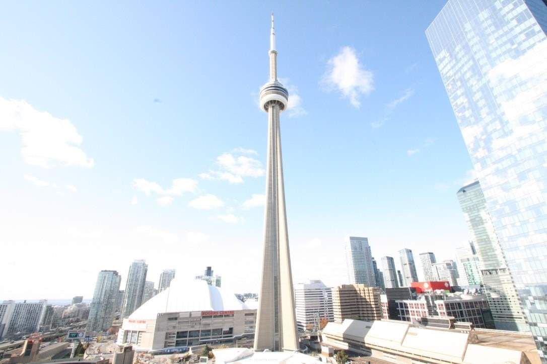 30 Grand Trunk Cres, unit 2702 for rent - image #5