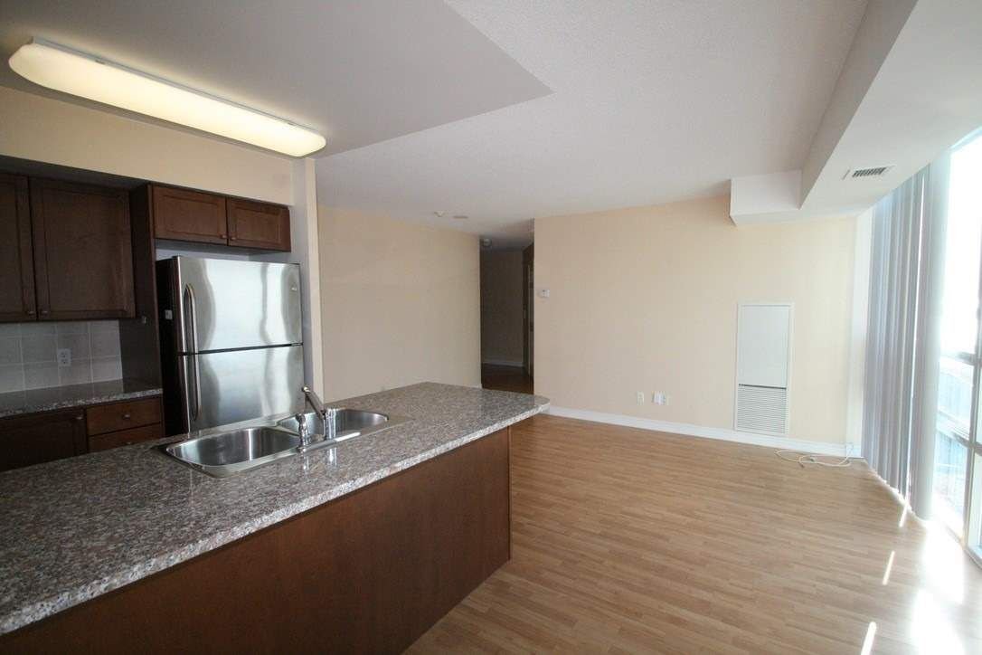 30 Grand Trunk Cres, unit 2702 for rent - image #6