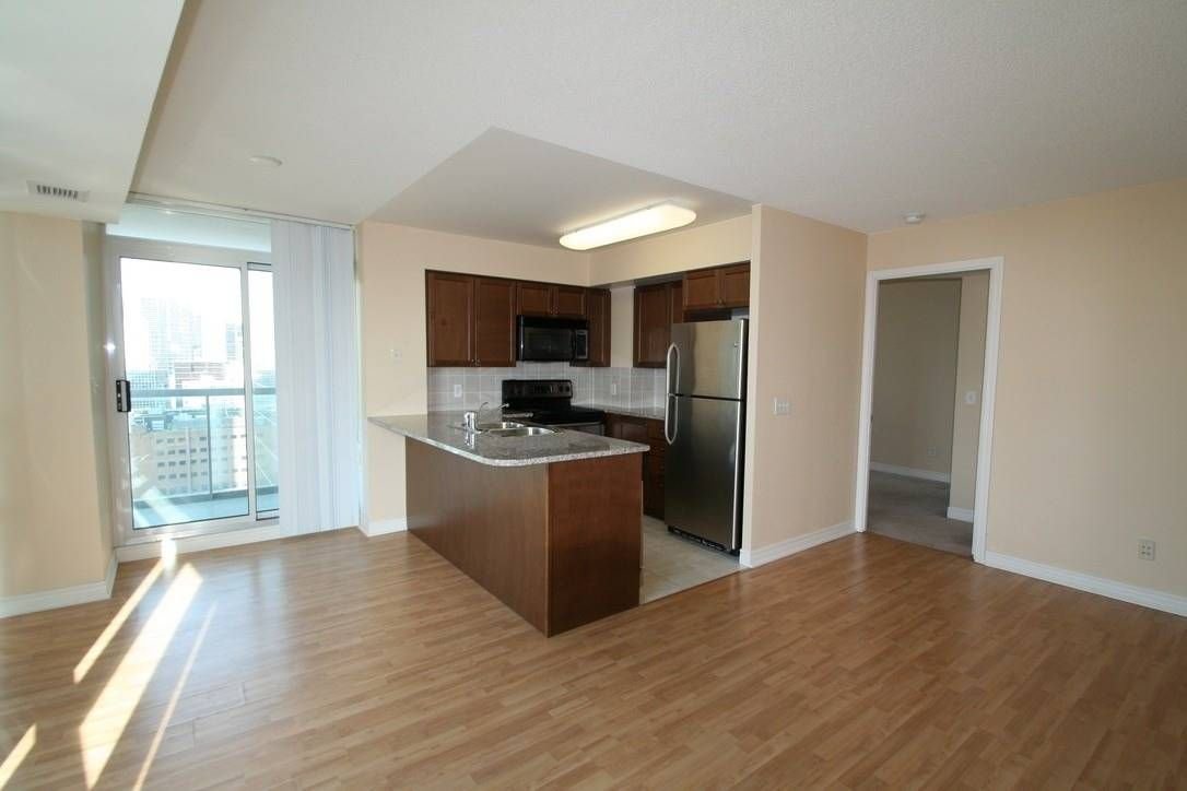30 Grand Trunk Cres, unit 2702 for rent - image #8