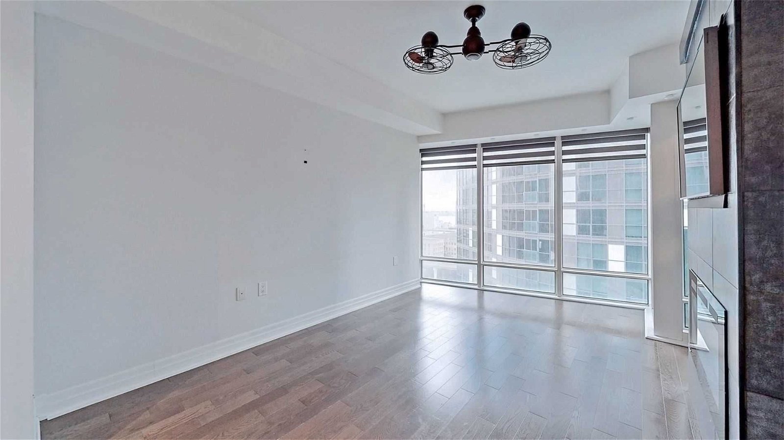 8 The Esplanade Ave, unit 1512 for rent - image #35
