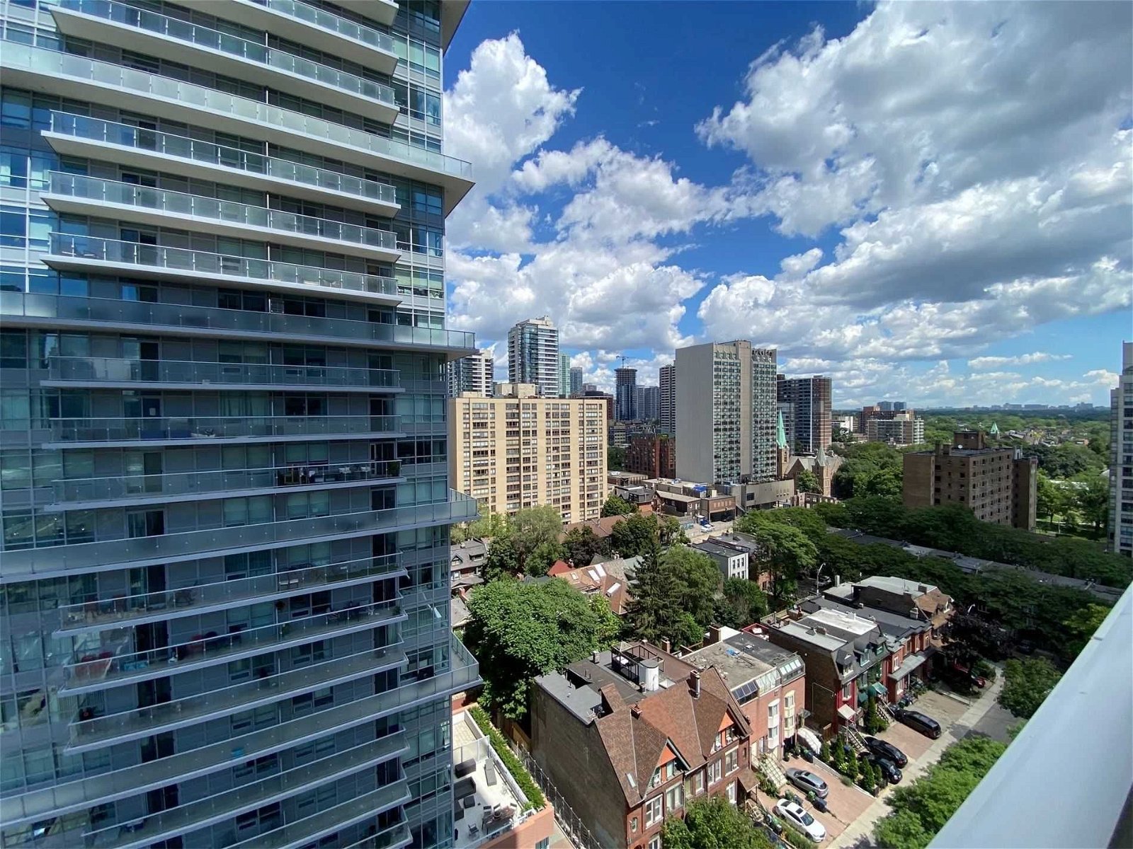 89 Mcgill St, unit 1303 for rent - image #2