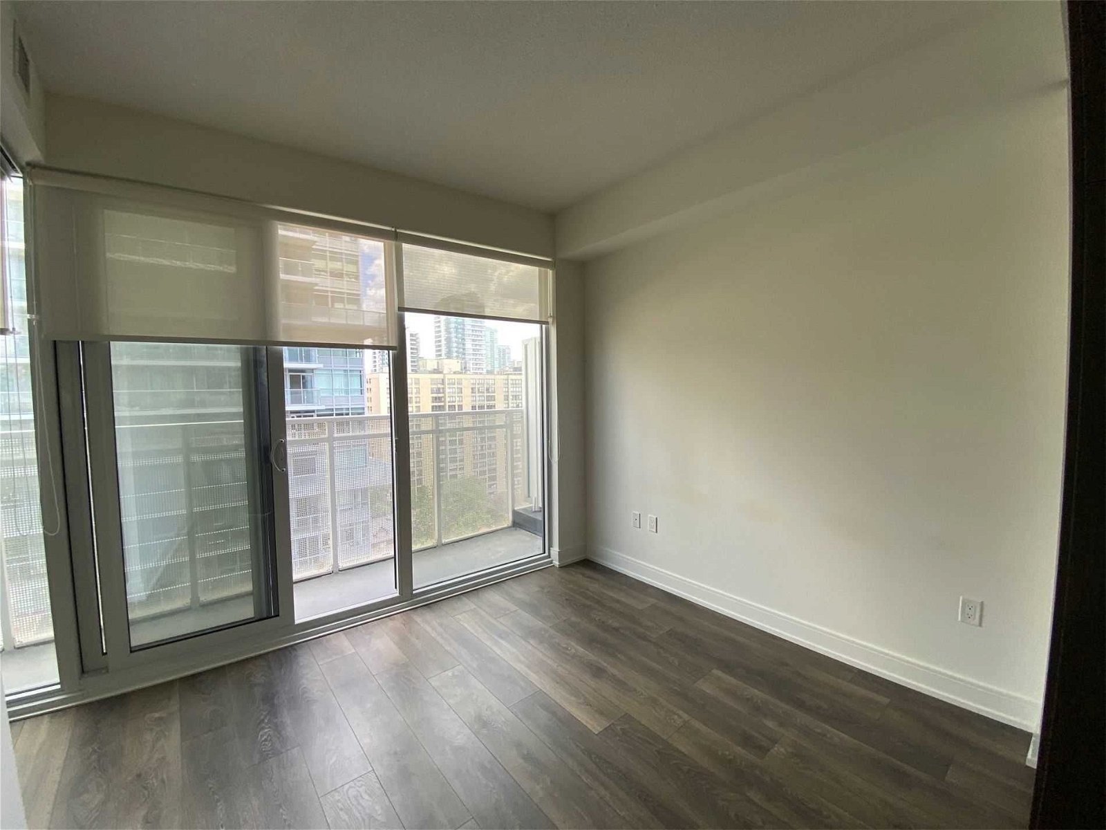 89 Mcgill St, unit 1303 for rent - image #7