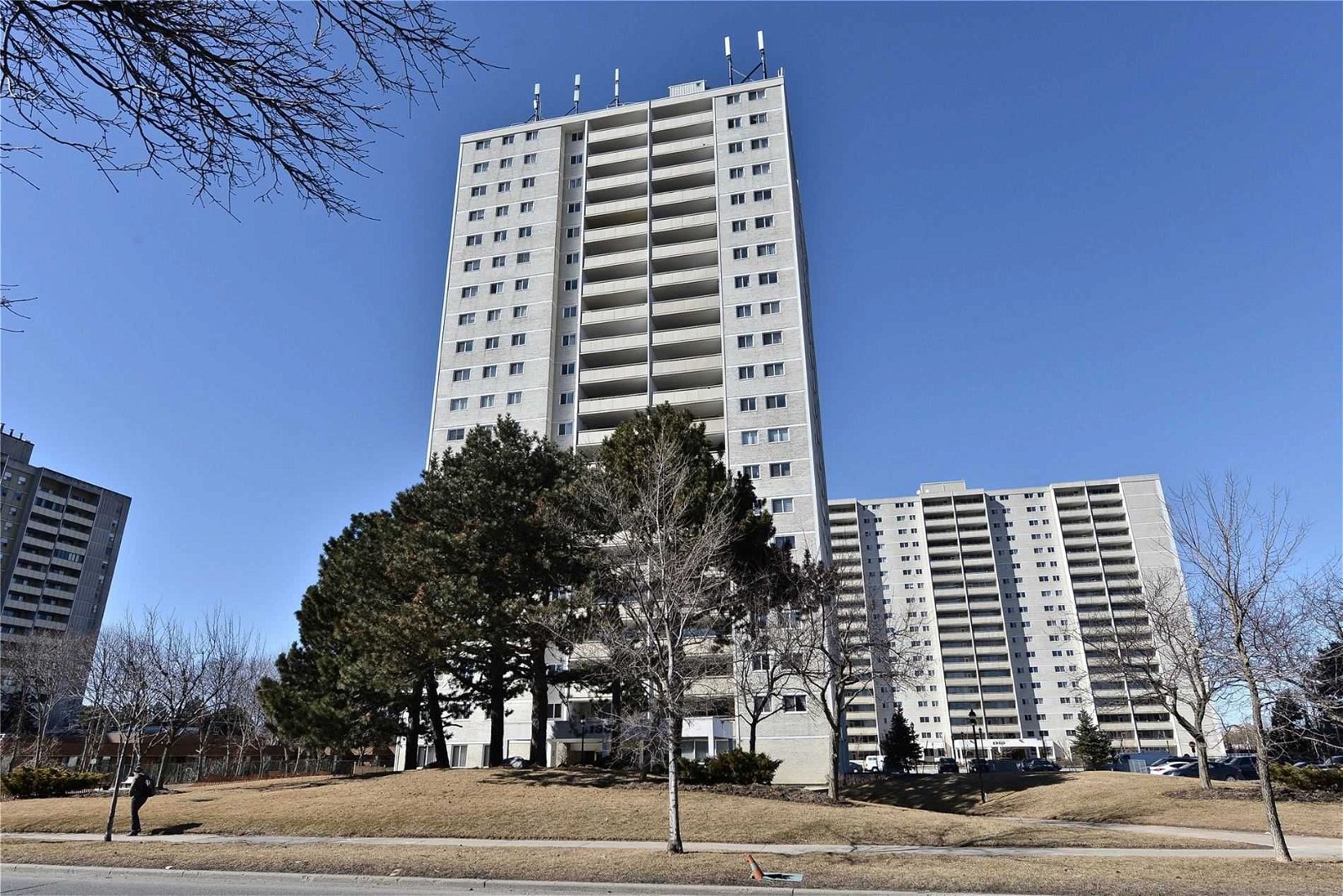 1350 York Mills Rd, unit 1802 for rent - image #1