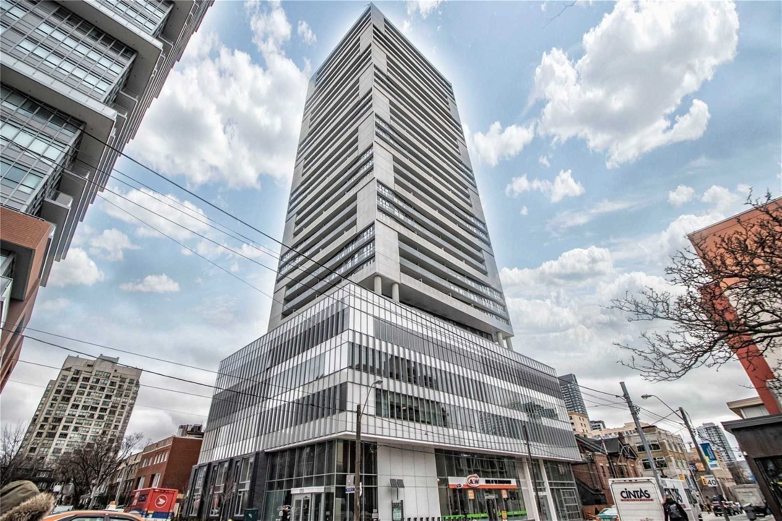 89 Mcgill St, unit 1306 for rent - image #1
