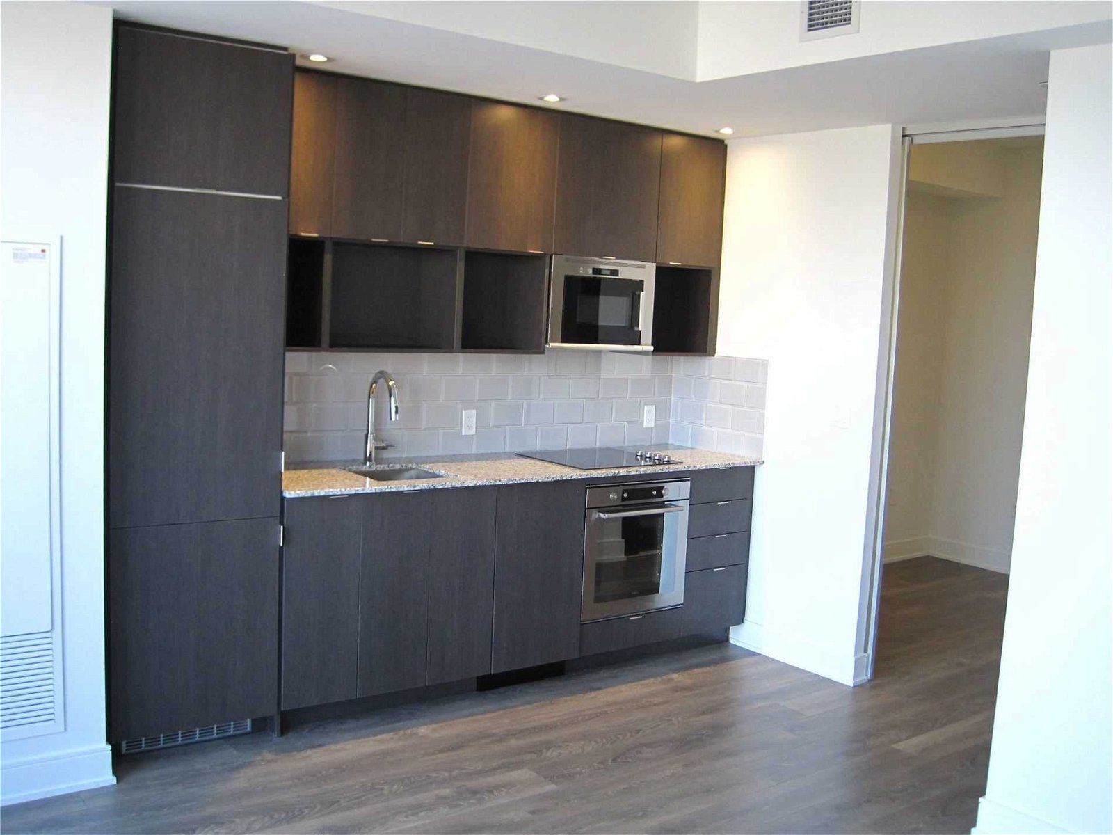 89 Mcgill St, unit 1306 for rent - image #3