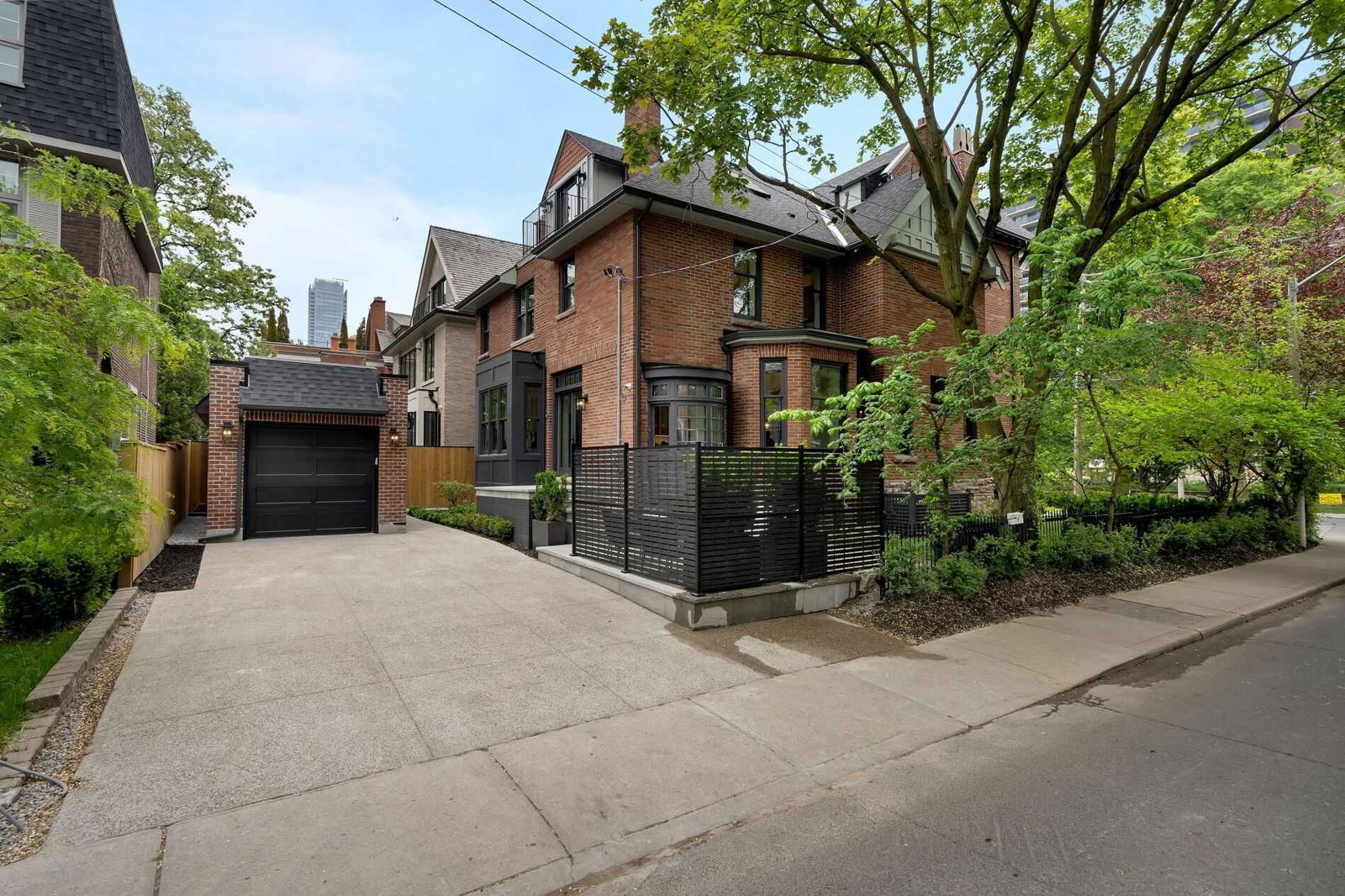 70 Lowther Ave for sale  - image #32