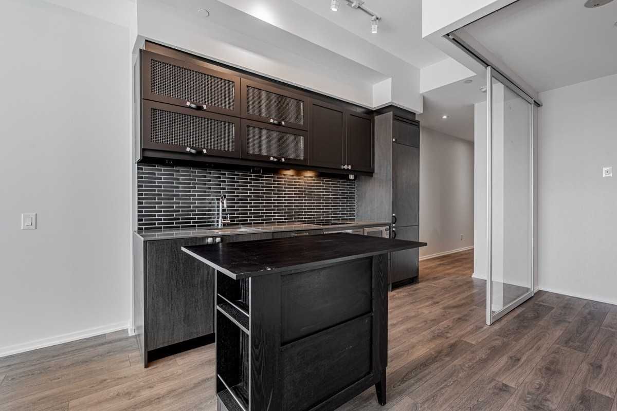 783 Bathurst St, unit 501 for rent