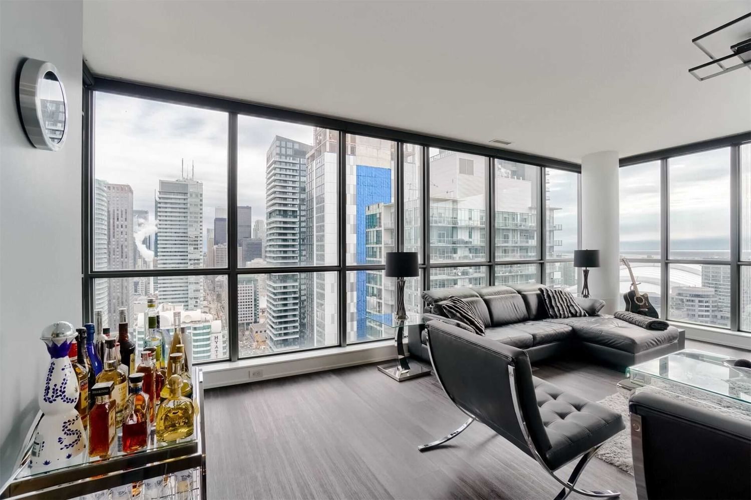 8 Charlotte St, unit 3205 for sale