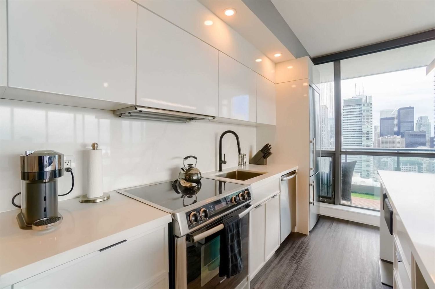 8 Charlotte St, unit 3205 for sale