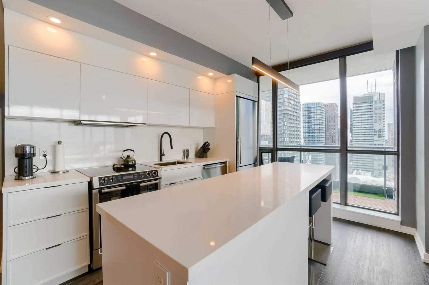 8 Charlotte St, unit 3205 for sale