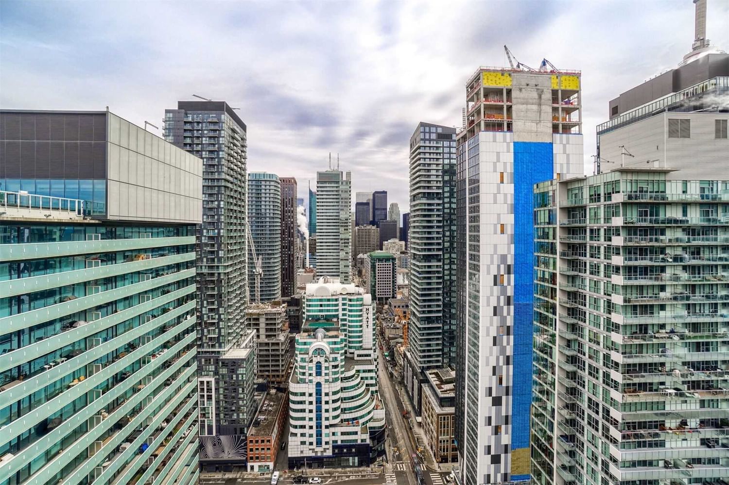 8 Charlotte St, unit 3205 for sale