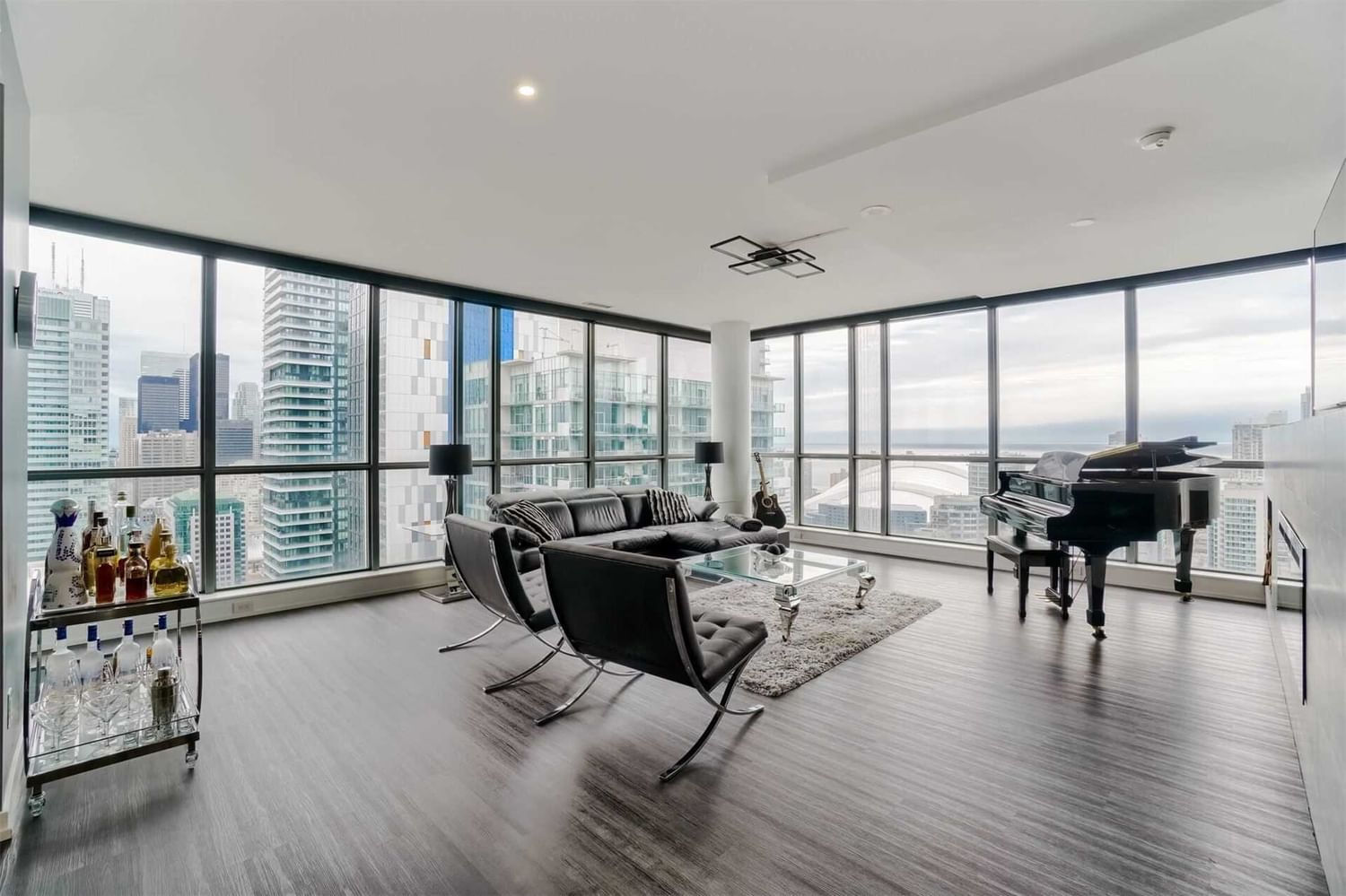 8 Charlotte St, unit 3205 for sale