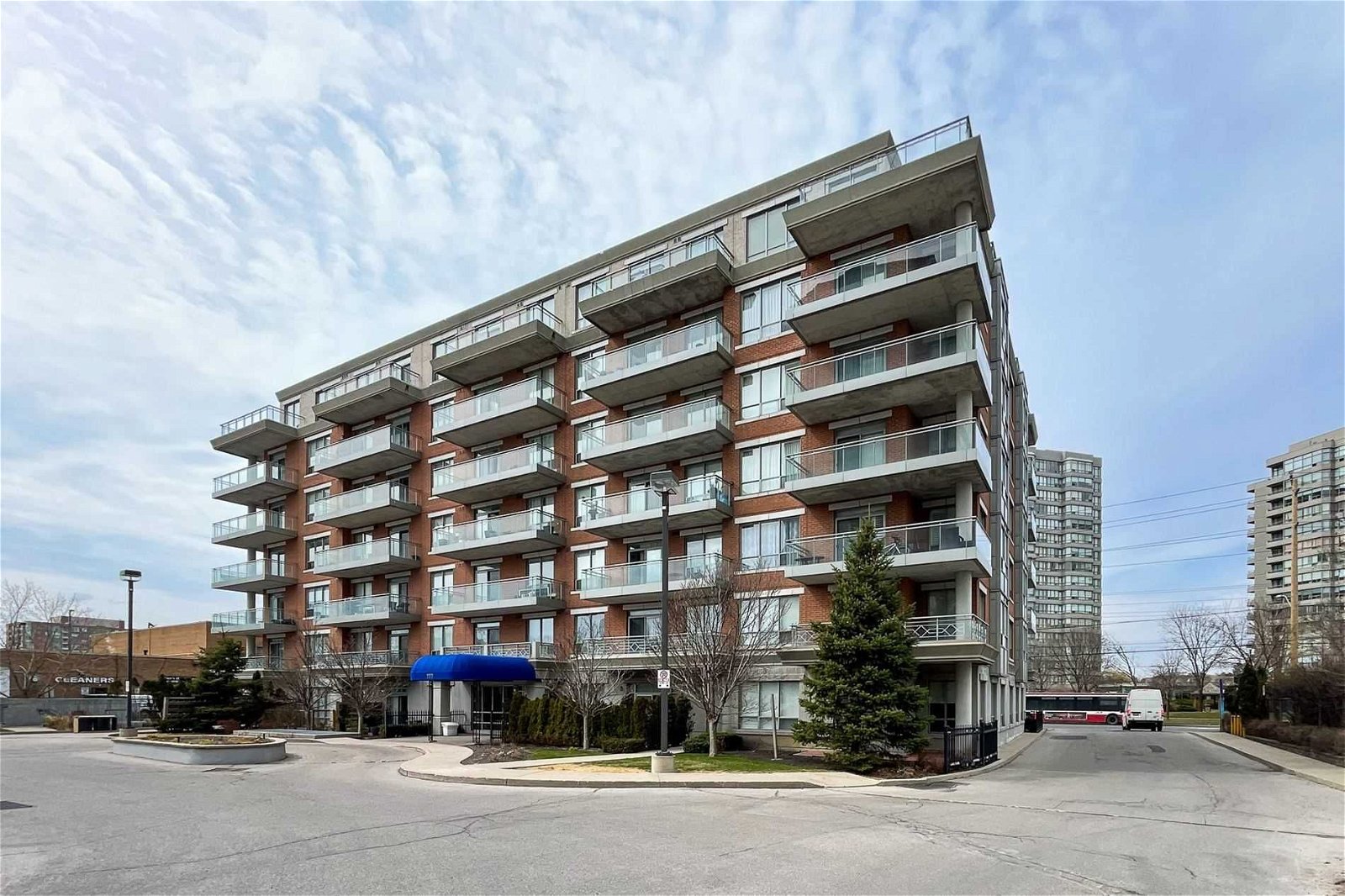 777 Steeles Ave W, unit 402 for sale - image #1