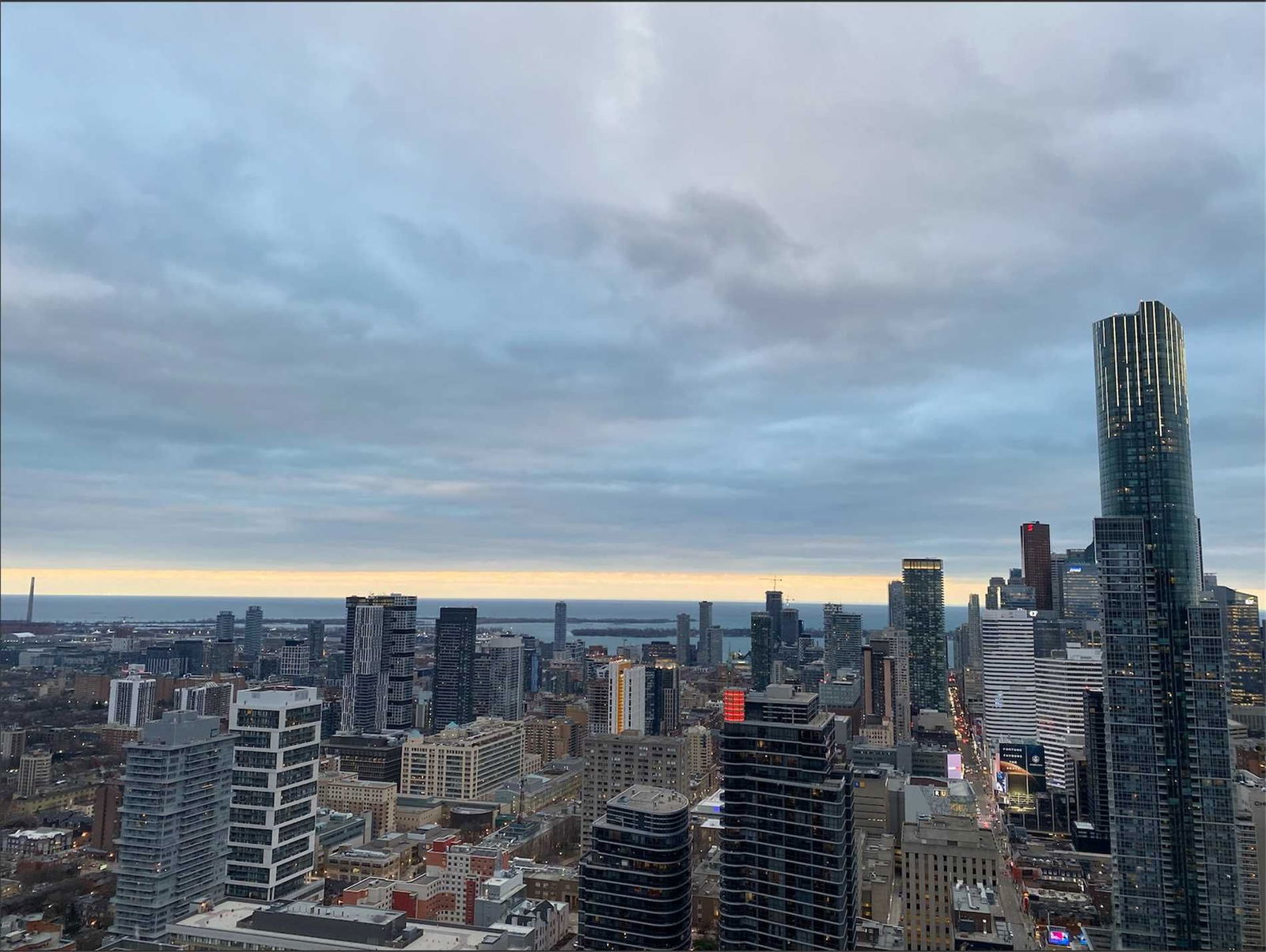 501 Yonge St, unit 4810 for rent in The Village - image #2
