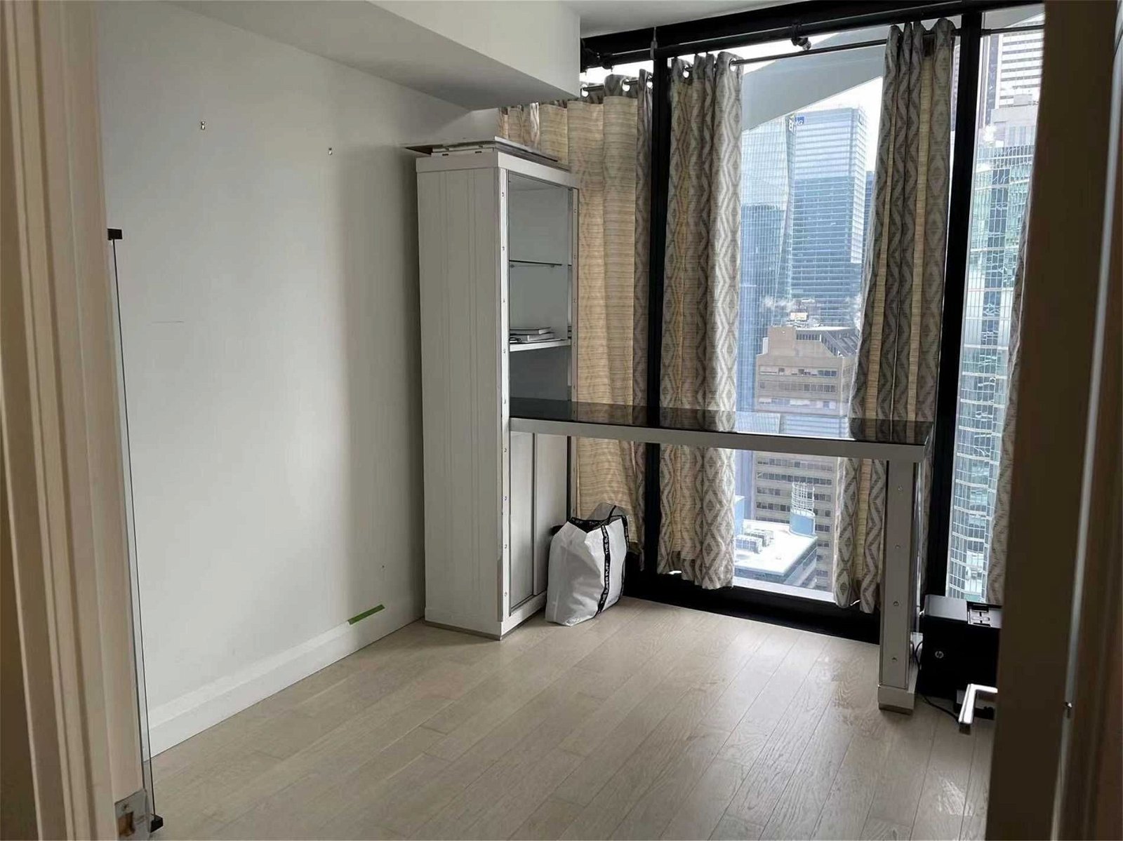 224 King St W, unit 2704 for rent - image #2