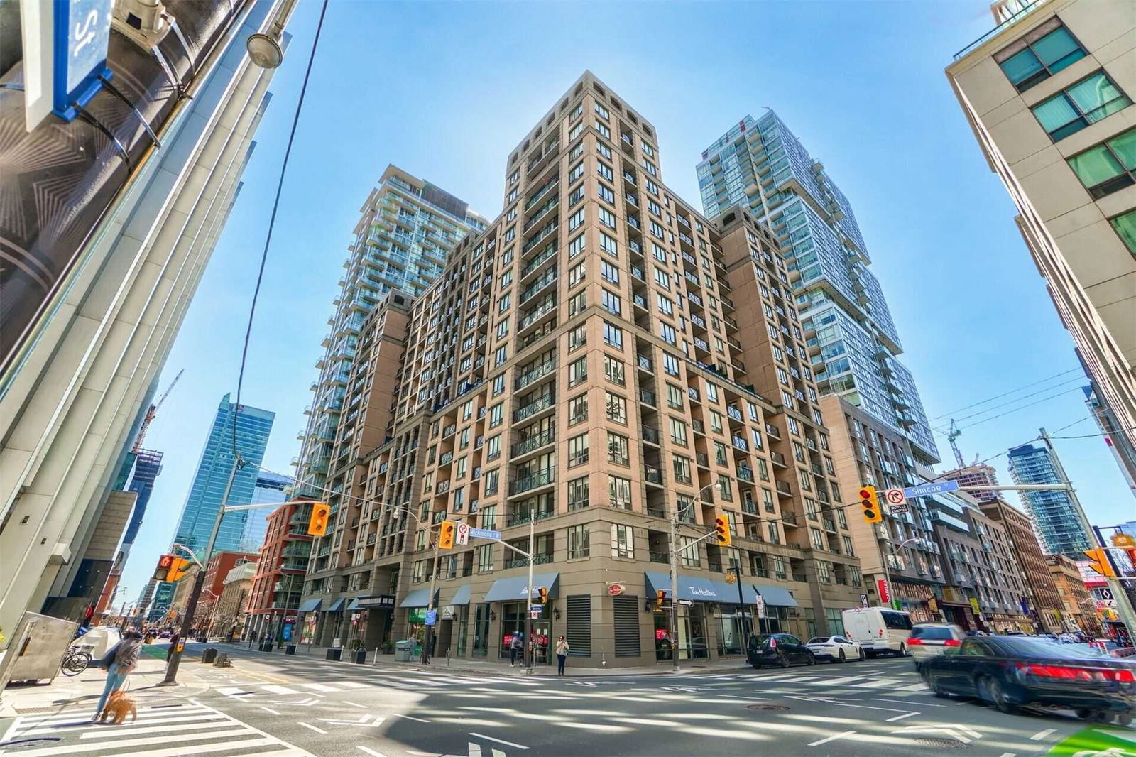 140 Simcoe St | University Plaza Condos | 2 Beds | 1 Bath | Unit #1119 ...