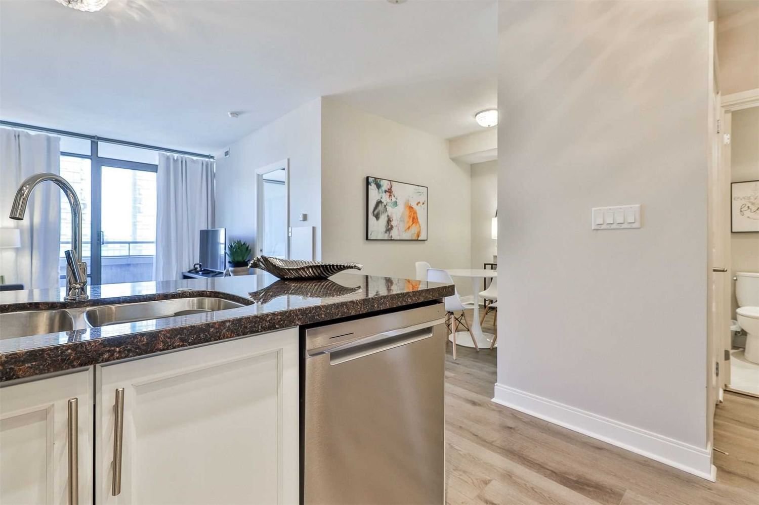 18 Yorkville Ave, unit 1006 for sale - image #14