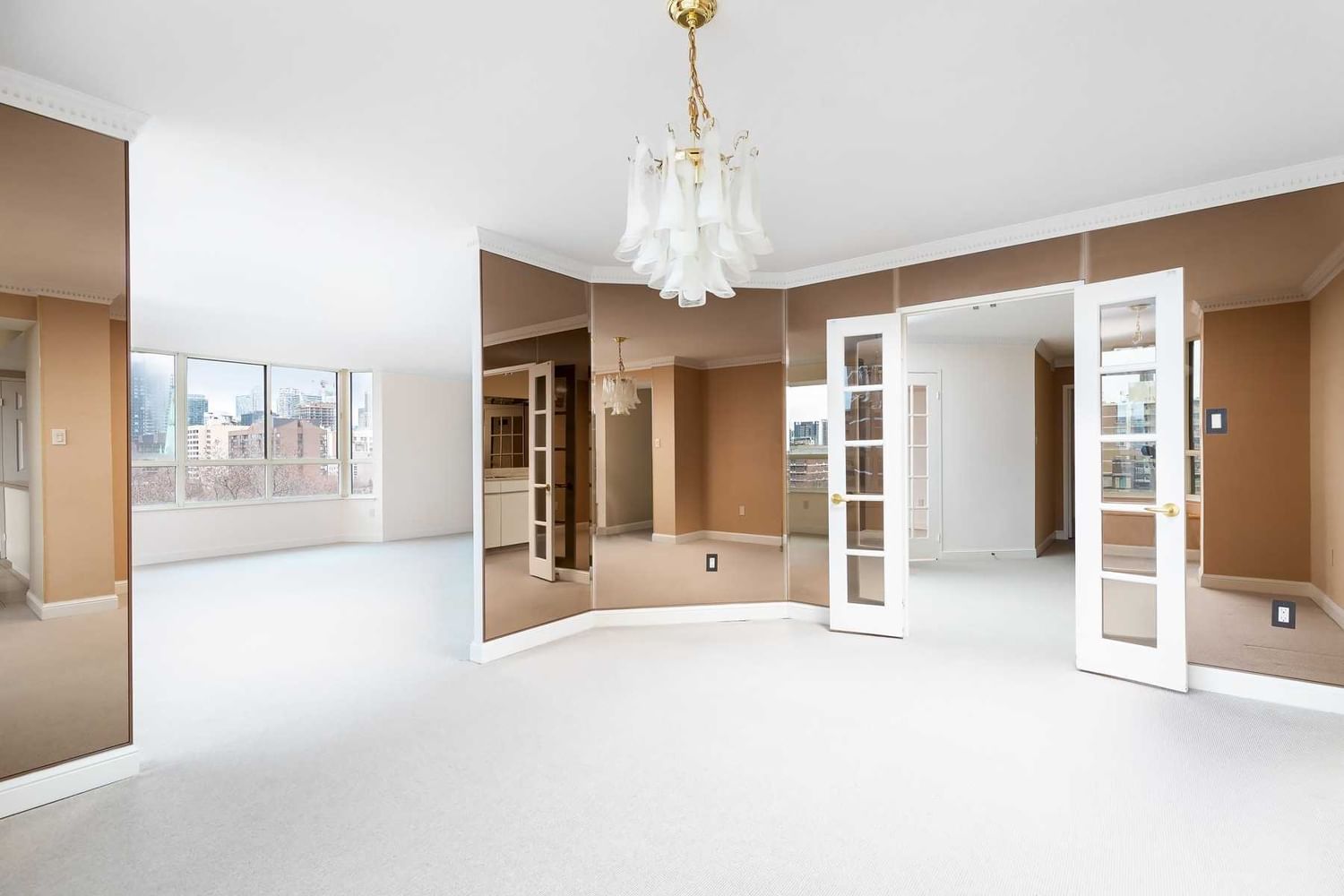 130 Carlton St, unit 704 for sale - image #6