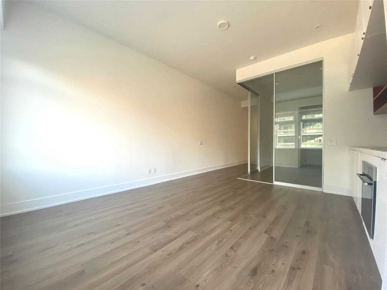 111 St Clair Ave W, unit 603 for rent - image #3