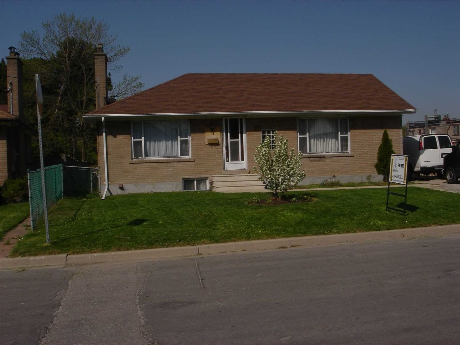 54 Stadacona Dr, unit main for rent